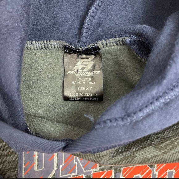 Two Piece Boys Two Tone Hooded Sweatshirt and Striped Sweatpants Set Size 2T - Picture 13 of 13